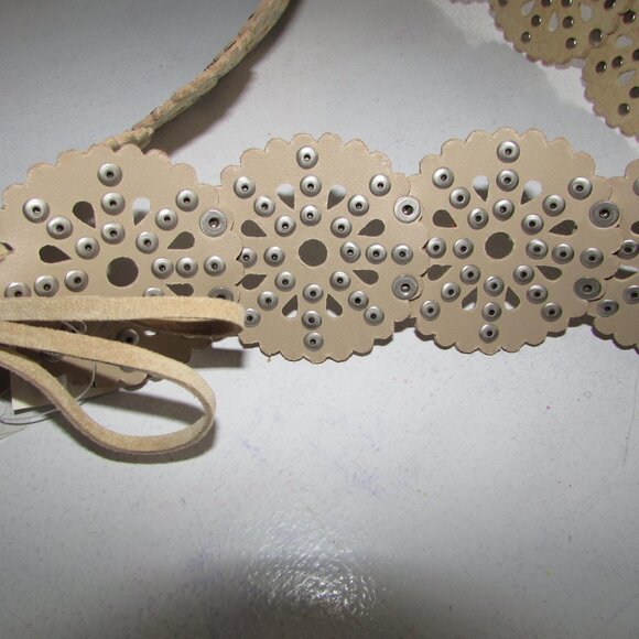 Genuine Leather Floral Studded Belt - S - NEW - Picture 3 of 6